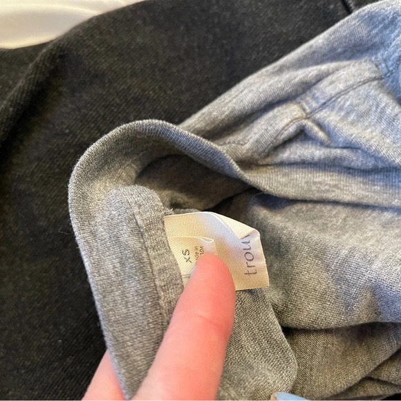 Trouve cotton grey soft  v neck t shirt women’s sz xs - Picture 3 of 5